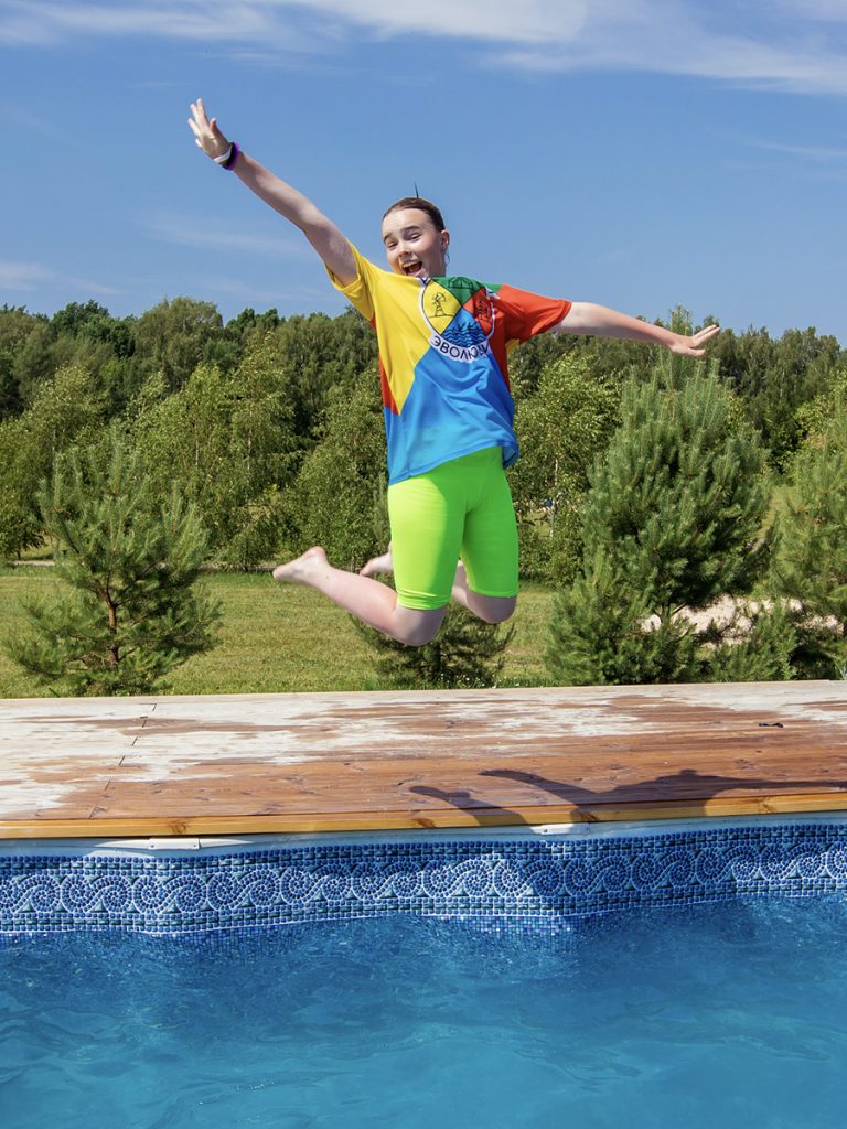 Бассейн в детском лагере