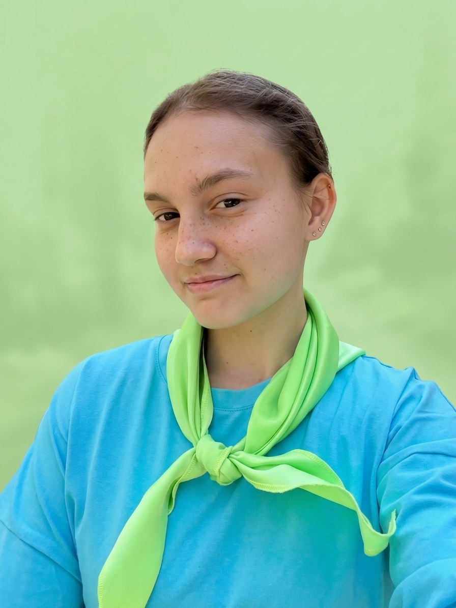 Луковникова Настя — вожатая